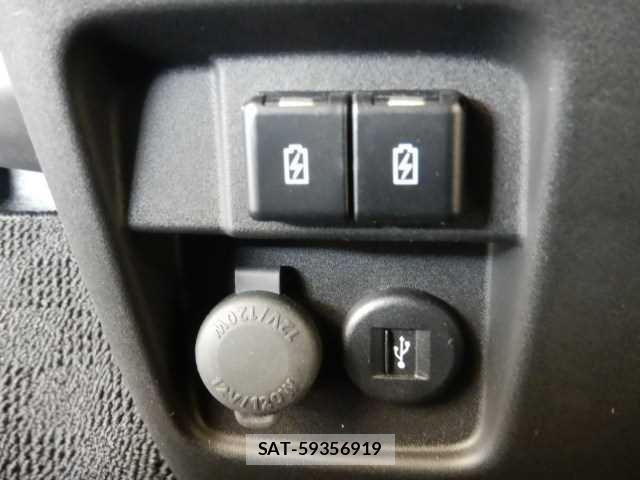 Suzuki SPACIA 2022-11 8011037-10