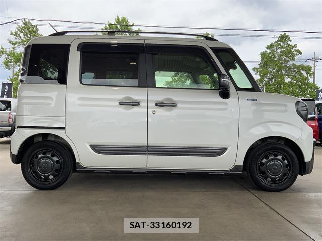 Suzuki SPACIA 2019-06 8011471-3
