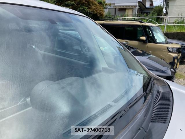 Toyota SPADE 2013-01 8005376-12