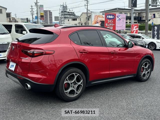 ALFA ROMEO STELVIO 2020-09 8008747-4