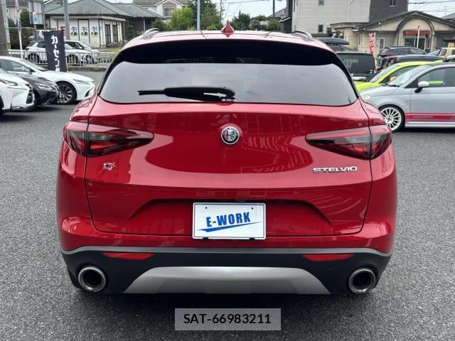 ALFA ROMEO STELVIO 2020-09 8008747-5