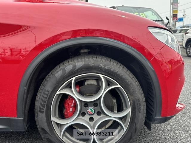 ALFA ROMEO STELVIO 2020-09 8008747-8