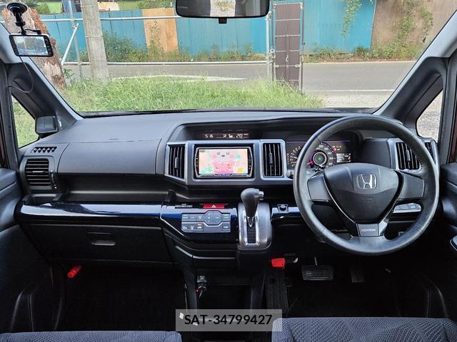Honda e 2010-04 8003082-2