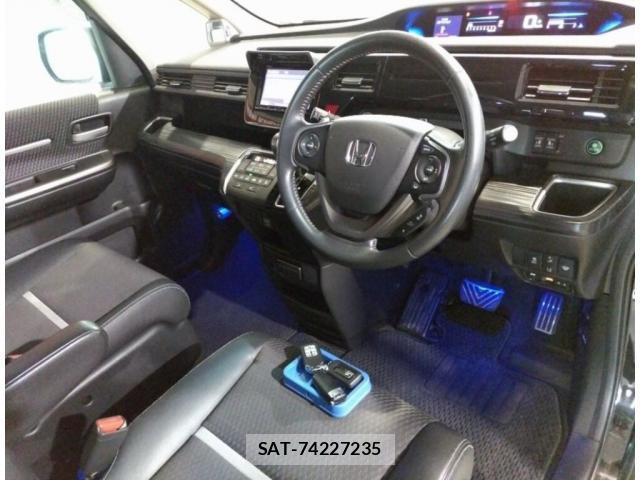 Honda e 2016-12 8003270-2
