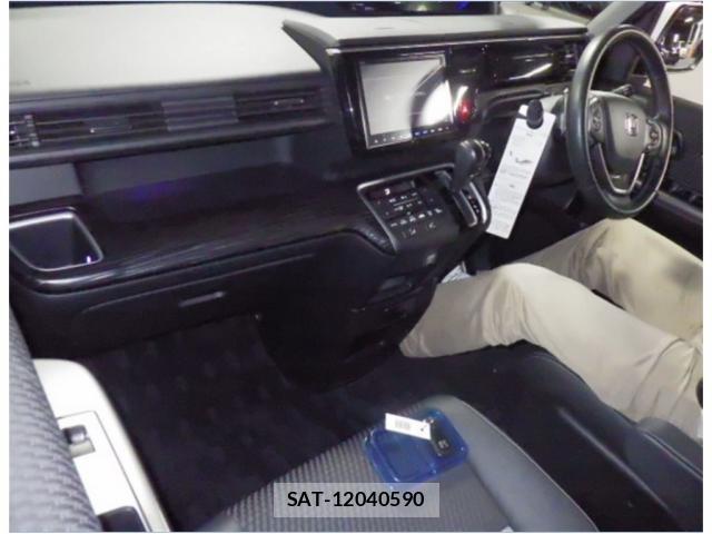 Honda e 2016-08 8003282-2