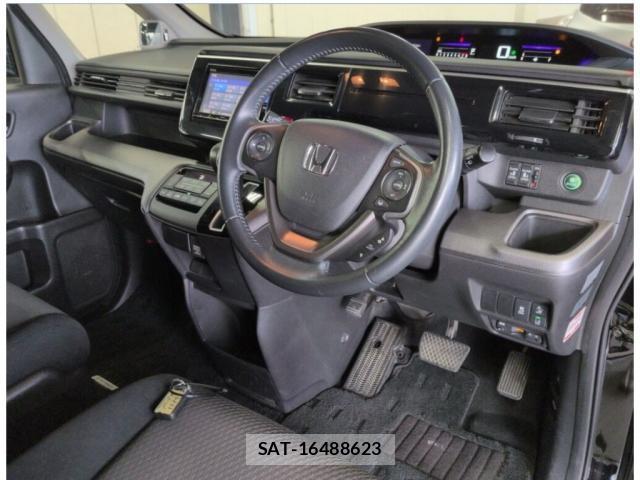 Honda e 2016-06 8003319-2