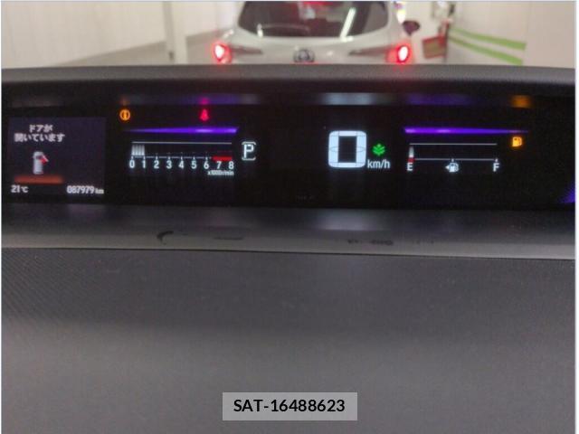 Honda e 2016-06 8003319-3