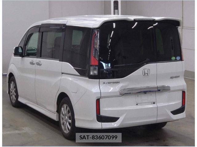 Honda e 2015-08 8003337-1