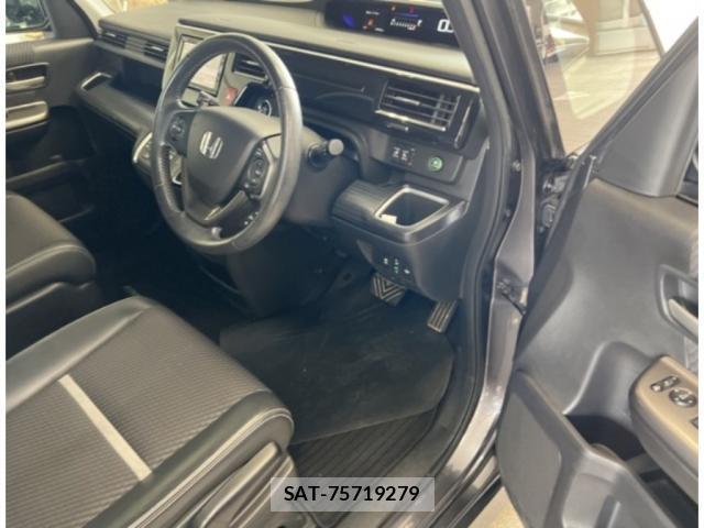 Honda e 2016-05 8003357-3