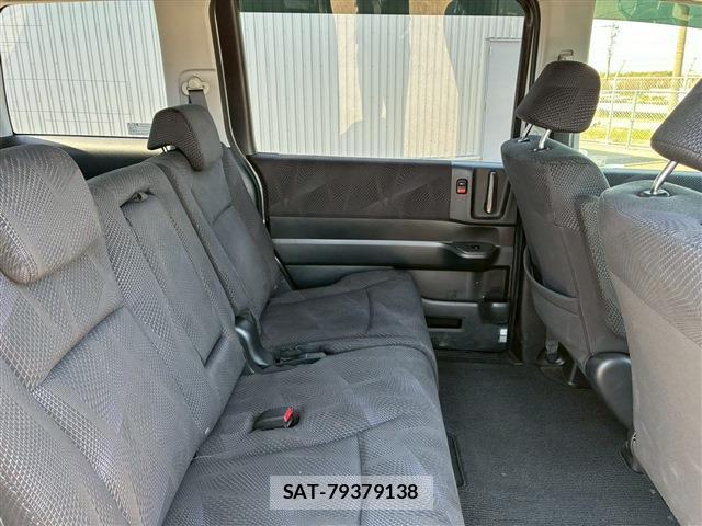Honda e 2012-03 8003513-15