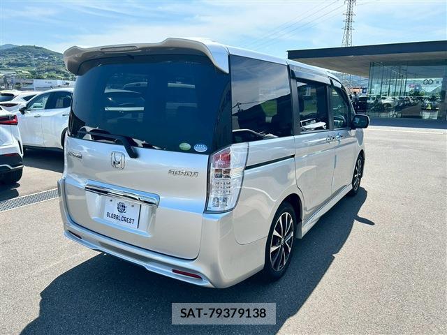 Honda e 2012-03 8003513-5