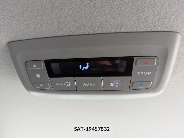 Honda e 2018-03 8003828-11