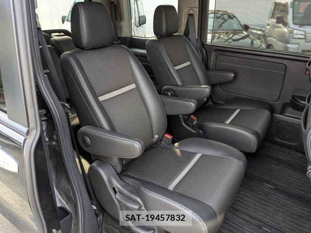 Honda e 2018-03 8003828-12