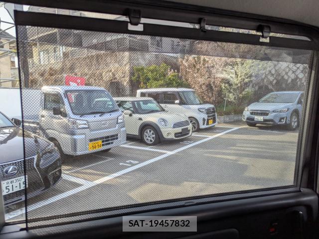 Honda e 2018-03 8003828-19