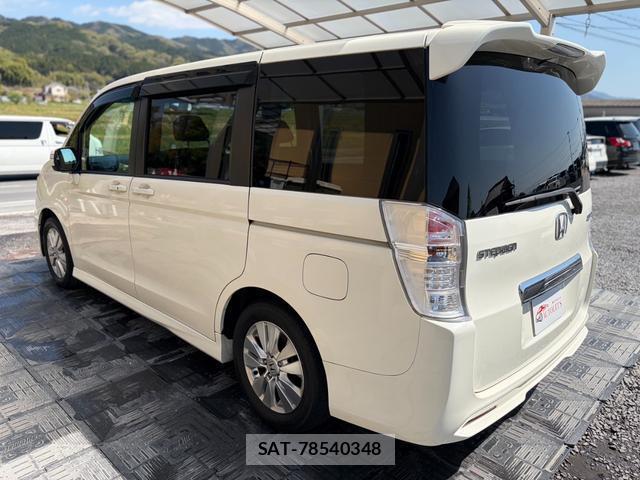 Honda e 2010-08 8004150-1