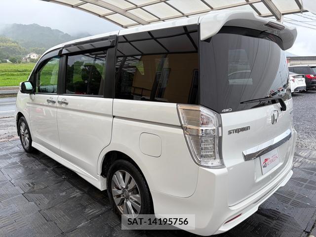 Honda e 2013-08 8004161-1