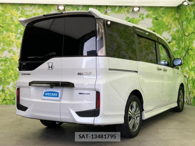 Honda e 2019-03 8004450-2