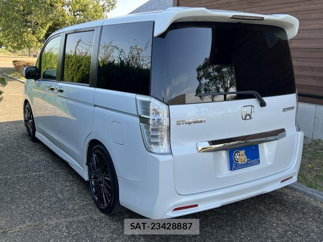 Honda e 2014-12 8004744-10