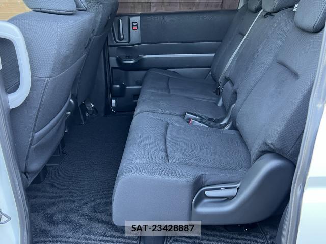 Honda e 2014-12 8004744-13