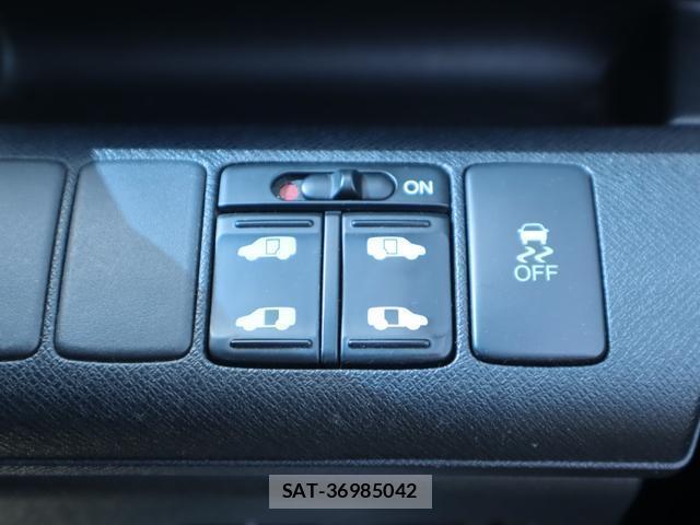 Honda e 2011-07 8004746-11