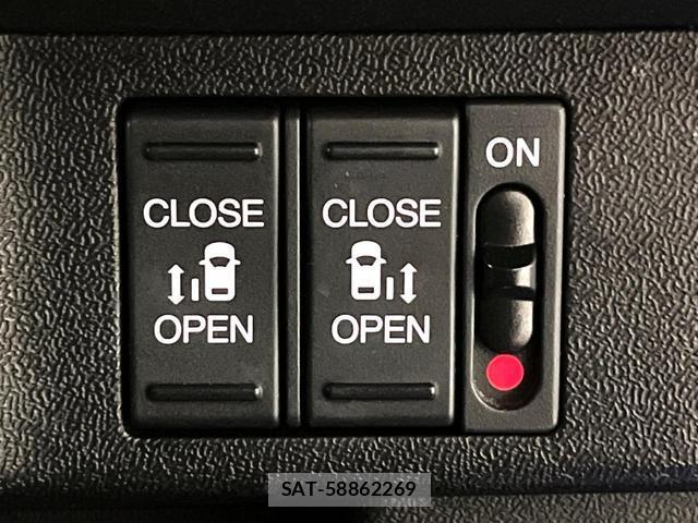 Honda e 2019-07 8005057-6
