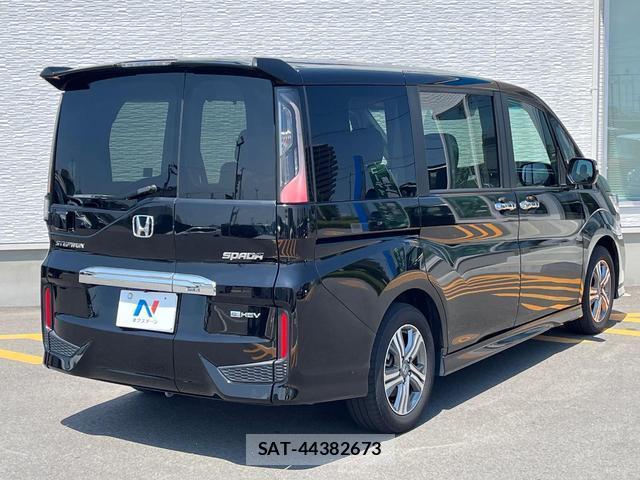 Honda e 2021-10 8005109-17