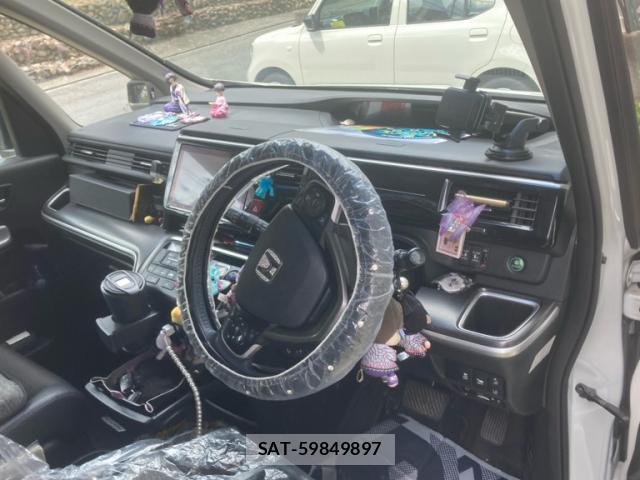 Honda e 2019-12 8005706-8