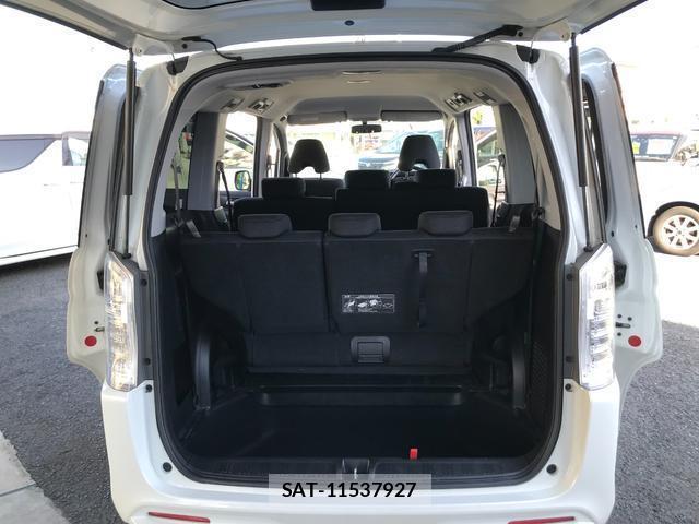 Honda e 2013-09 8006436-19