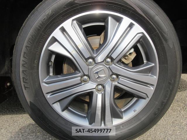 Honda e 2017-10 8006506-15