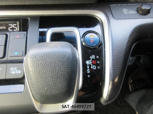Honda e 2017-10 8006506-6