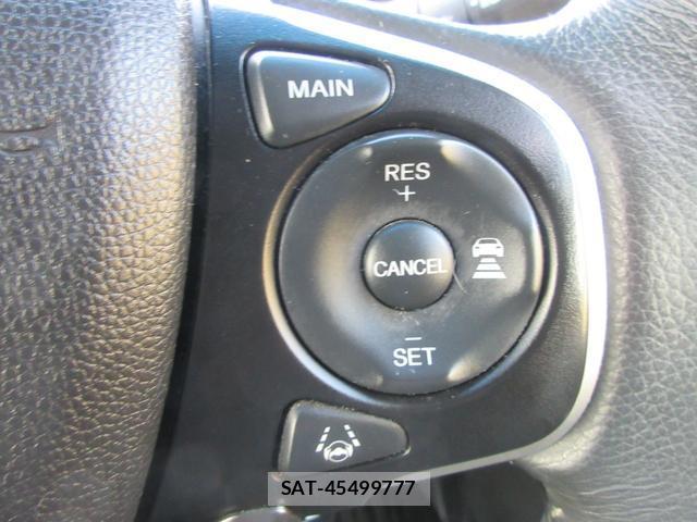 Honda e 2017-10 8006506-8