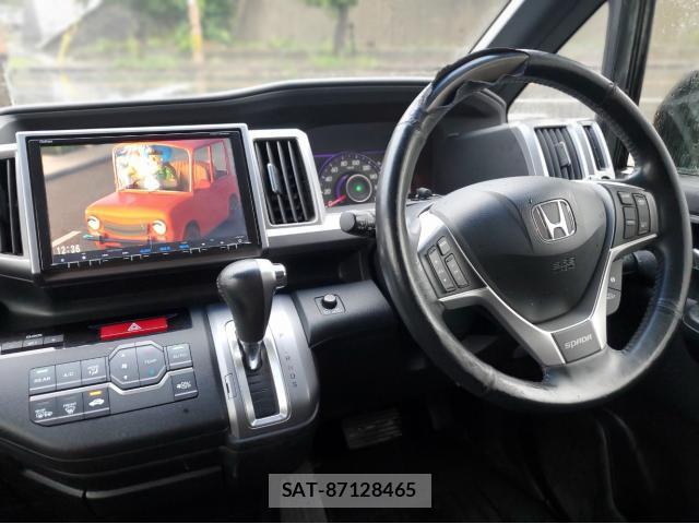 Honda e 2013-11 8006612-4
