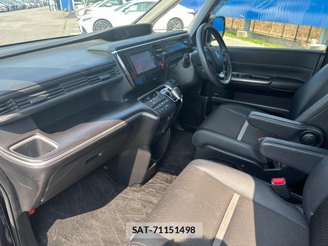 Honda e 2017-11 8006828-10