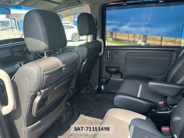 Honda e 2017-11 8006828-12