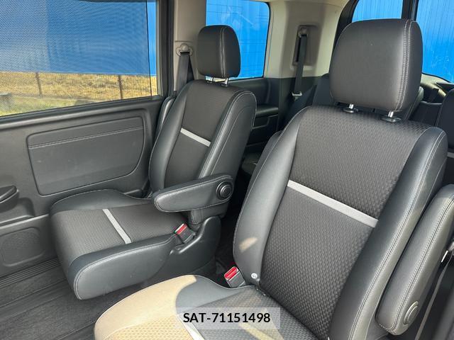 Honda e 2017-11 8006828-13