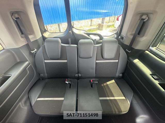 Honda e 2017-11 8006828-14