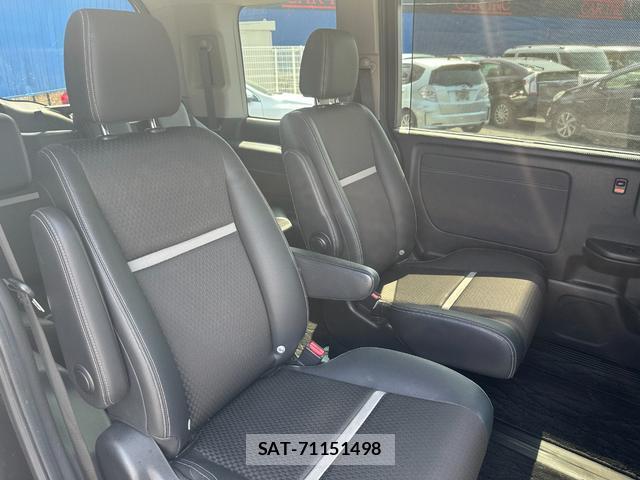 Honda e 2017-11 8006828-18