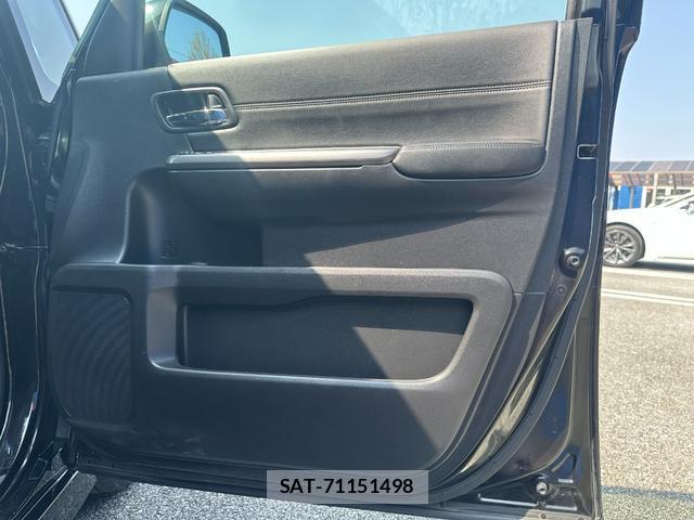 Honda e 2017-11 8006828-19