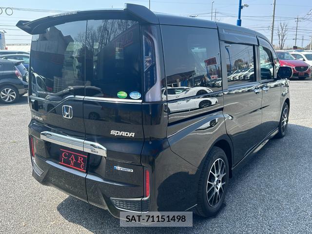Honda e 2017-11 8006828-5