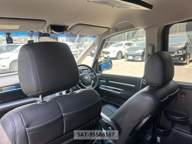 Honda e 2017-12 8006838-17