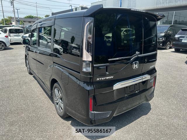 Honda e 2017-12 8006838-3