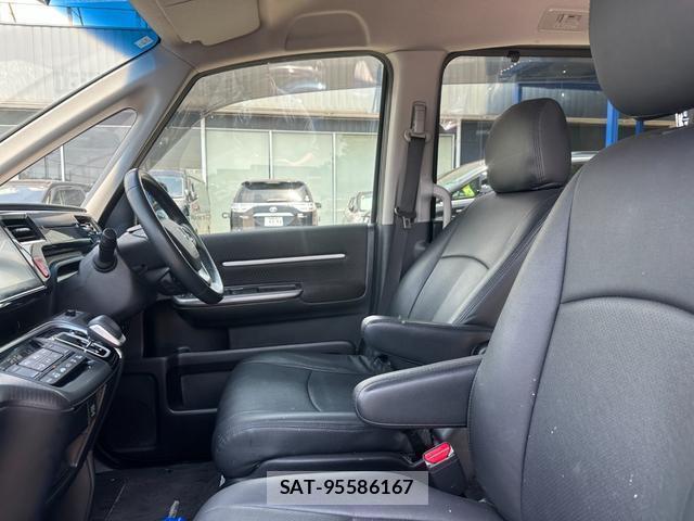 Honda e 2017-12 8006838-7