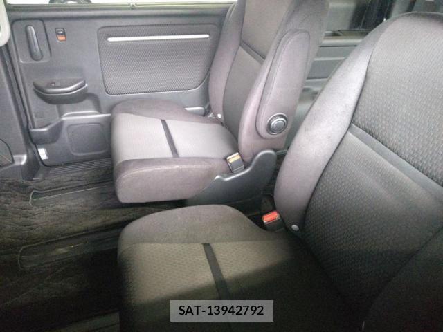 Honda e 2021-11 8007494-3