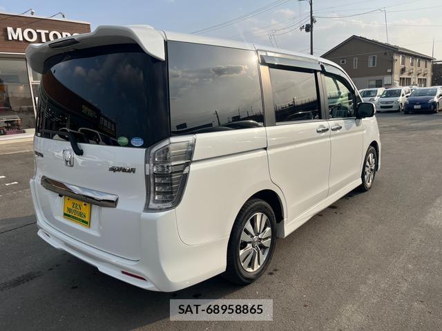 Honda e 2013-04 8007526-3