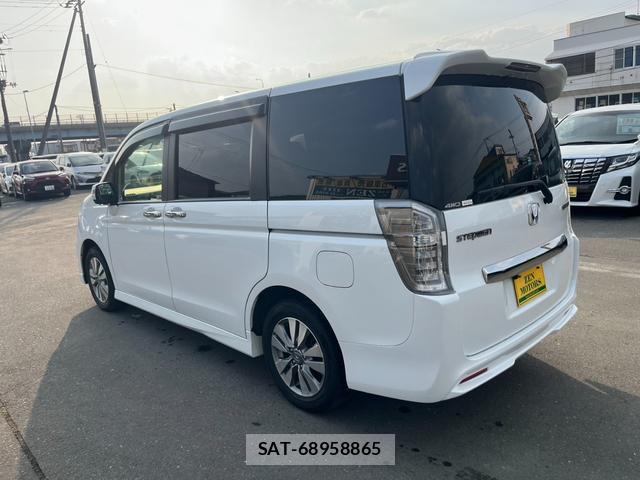 Honda e 2013-04 8007526-4