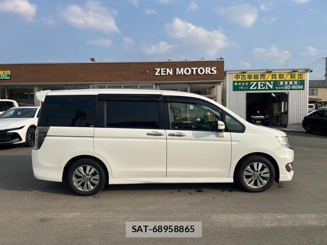 Honda e 2013-04 8007526-5