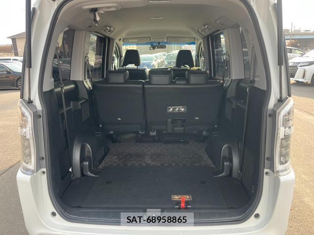 Honda e 2013-04 8007526-9