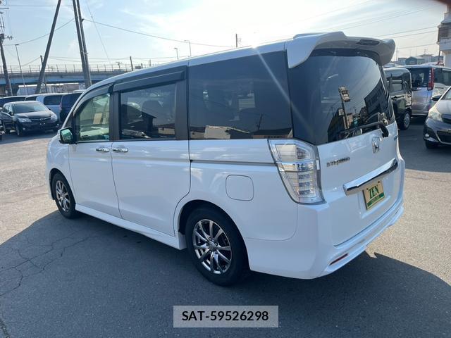 Honda e 2012-06 8007529-4