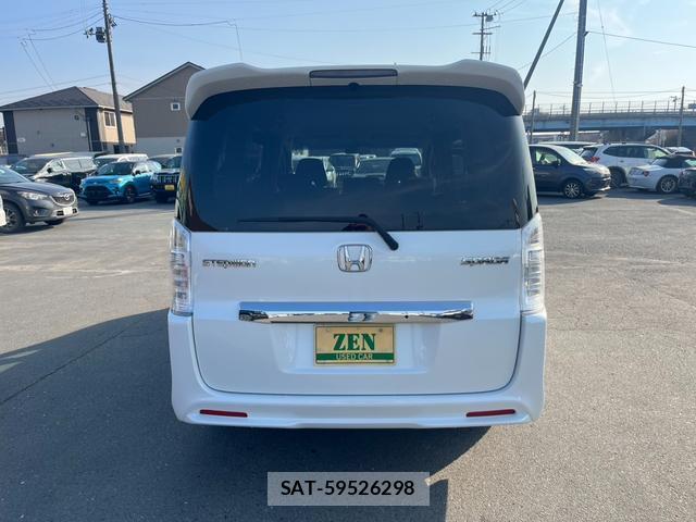 Honda e 2012-06 8007529-7