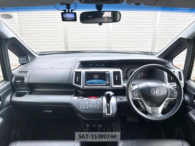 Honda e 2012-08 8007680-1
